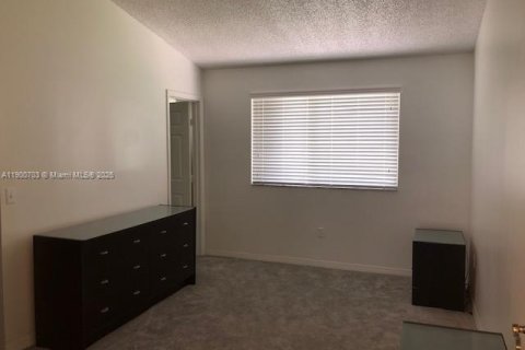 Townhouse in Homestead, Florida 2 bedrooms, 127.28 sq.m. № 1955057 - photo 5