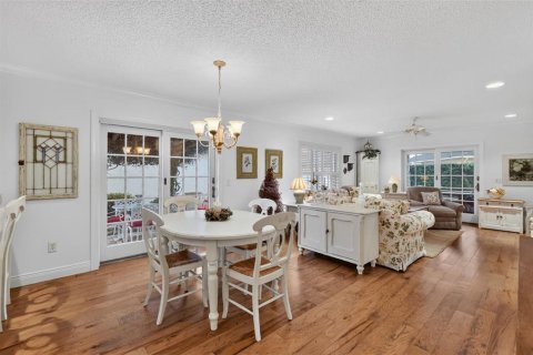 Casa en venta en The Villages, Florida, 2 dormitorios, 107.02 m2 № 2408452 - foto 5
