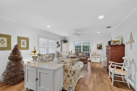 Casa en venta en The Villages, Florida, 2 dormitorios, 107.02 m2 № 2408452 - foto 9