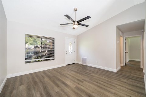 House in Winter Springs, Florida 3 bedrooms, 106.84 sq.m. № 1824332 - photo 10