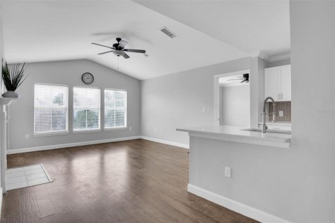 Condo in Tampa, Florida, 3 bedrooms  № 2112906 - photo 29