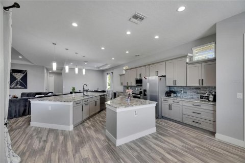Casa en venta en Saint Petersburg, Florida, 4 dormitorios, 289.67 m2 № 1791704 - foto 25