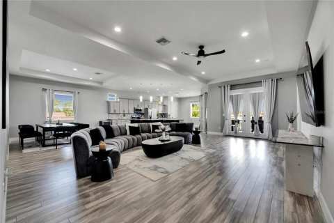 Casa en venta en Saint Petersburg, Florida, 4 dormitorios, 289.67 m2 № 1791704 - foto 11