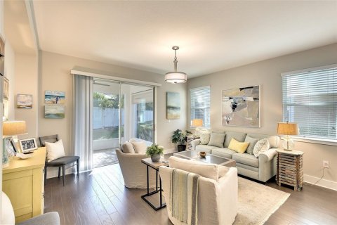 Villa ou maison à vendre à Sarasota, Floride: 2 chambres, 153.01 m2 № 2416991 - photo 6