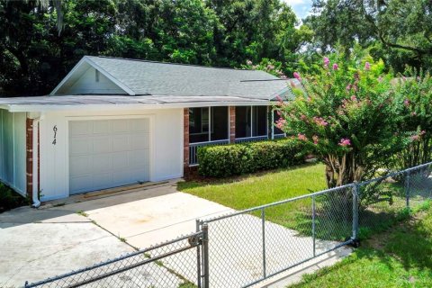 House in Wildwood, Florida 2 bedrooms, 98.85 sq.m. № 2166163 - photo 4