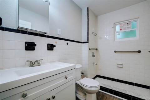 House in Wildwood, Florida 2 bedrooms, 98.85 sq.m. № 2166163 - photo 26