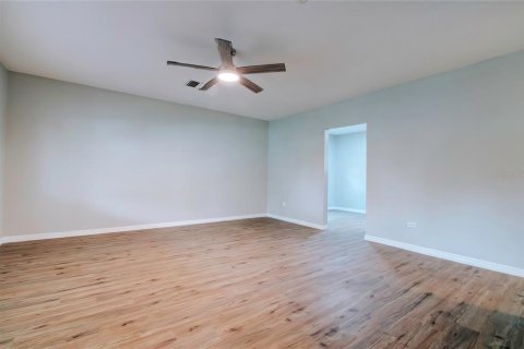 House in Wildwood, Florida 2 bedrooms, 98.85 sq.m. № 2166163 - photo 12