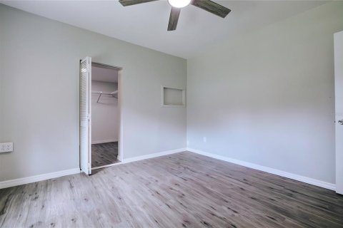 House in Wildwood, Florida 2 bedrooms, 98.85 sq.m. № 2166163 - photo 23