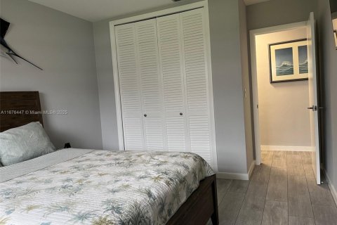 Condominio en venta en Hallandale Beach, Florida, 1 dormitorio, 66.89 m2 № 2035353 - foto 11