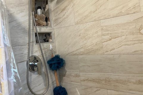 Condominio en venta en Hallandale Beach, Florida, 1 dormitorio, 66.89 m2 № 2035353 - foto 14