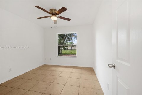 House in Dania Beach, Florida 3 bedrooms, 105.91 sq.m. № 1925013 - photo 14