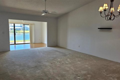 House in New Smyrna Beach, Florida 2 bedrooms, 145.67 sq.m. № 1572267 - photo 17