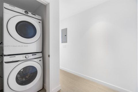 Снять в аренду кондоминиум в Майами-Бич, Флорида 1 спальня, 81.29м2, № 1943911 - фото 8