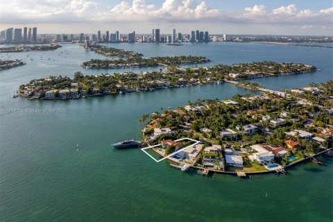 Купить виллу или дом в Майами-Бич, Флорида 4 спальни, 469.16м2, № 2040151 - фото 13
