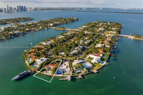 Купить виллу или дом в Майами-Бич, Флорида 4 спальни, 469.16м2, № 2040151 - фото 11