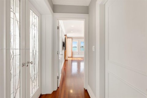 Купить виллу или дом в Майами-Бич, Флорида 4 спальни, 469.16м2, № 2040151 - фото 27