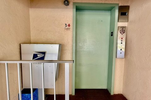 Купить кондоминиум в Палм Спрингс, Флорида 3 комнаты, 60.39м2, № 2084110 - фото 9