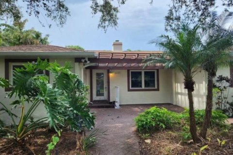 Villa ou maison à louer à Saint Petersburg, Floride: 3 chambres, 201.13 m2 № 1918645 - photo 2