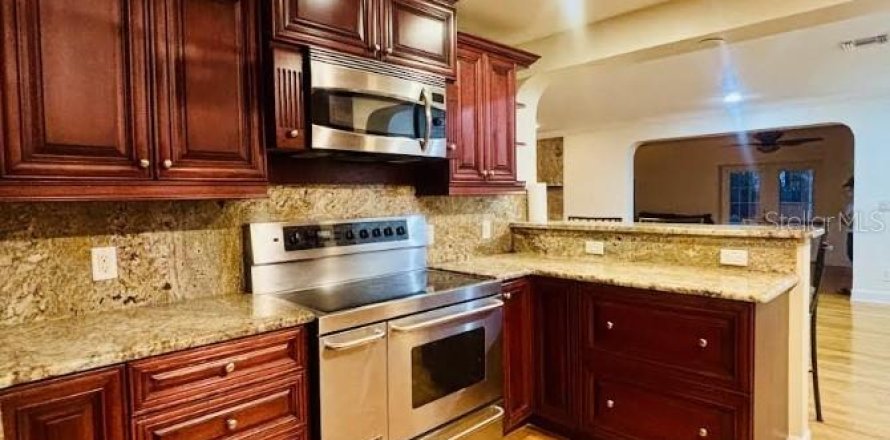 Villa ou maison à Saint Petersburg, Floride 3 chambres, 201.13 m2 № 1918645