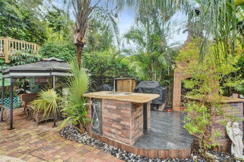 Casa en venta en Miami, Florida, 4 dormitorios, 149.76 m2 № 2057128 - foto 21