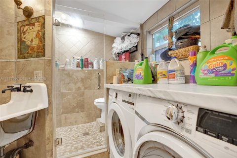 Casa en venta en Miami, Florida, 4 dormitorios, 149.76 m2 № 2057128 - foto 16