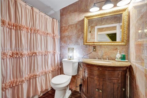 Casa en venta en Miami, Florida, 4 dormitorios, 149.76 m2 № 2057128 - foto 15
