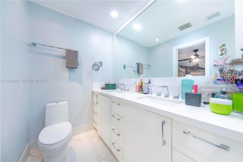 Купить виллу или дом в Дирфилд-Бич, Флорида 3 спальни, 138.8м2, № 1990820 - фото 24