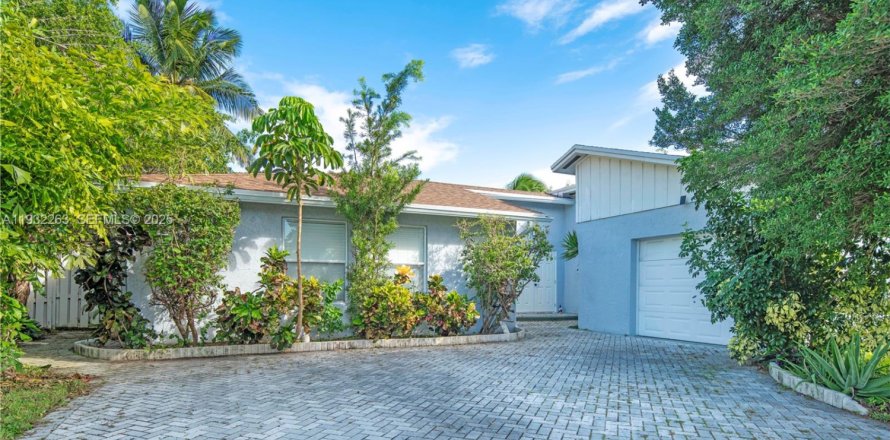 Дом в Дирфилд-Бич, Флорида 3 спальни, 138.8м2 № 1990820