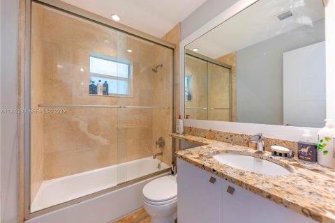 Купить виллу или дом в Дирфилд-Бич, Флорида 3 спальни, 138.8м2, № 1990820 - фото 28