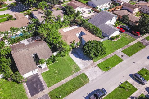 Купить виллу или дом в Дирфилд-Бич, Флорида 3 спальни, 138.8м2, № 1990820 - фото 10