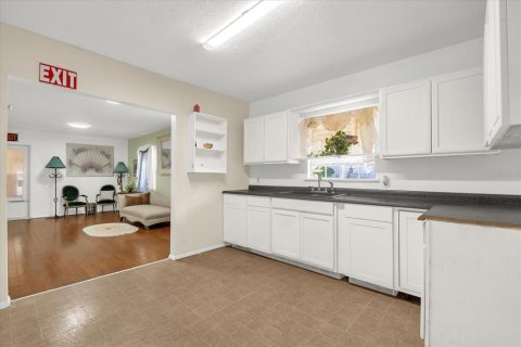 Commercial property in Dundee, Florida 185.25 sq.m. № 2133732 - photo 15
