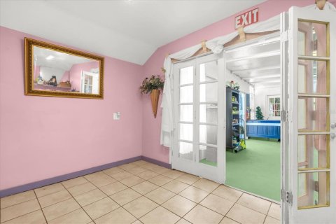 Commercial property in Dundee, Florida 185.25 sq.m. № 2133732 - photo 12