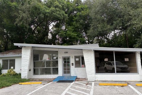Commercial property in Brandon, Florida 137.5 sq.m. № 1736446 - photo 4
