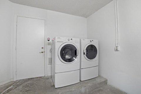 Купить таунхаус в Тамарак, Флорида 5 комнат, 125.7м2, № 2250127 - фото 10