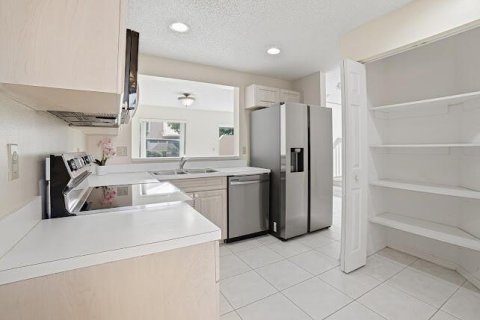 Купить таунхаус в Тамарак, Флорида 5 комнат, 125.7м2, № 2250127 - фото 9