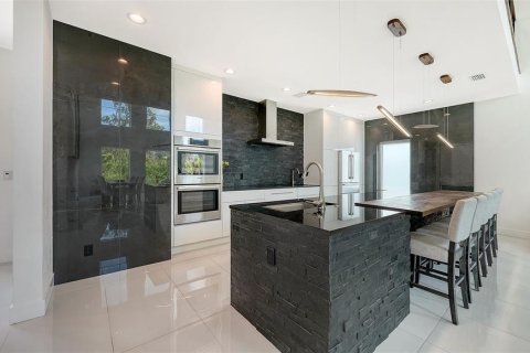 Villa ou maison à vendre à Nokomis, Floride: 4 chambres, 306.39 m2 № 2409806 - photo 11