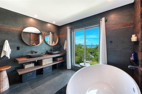 Villa ou maison à vendre à Nokomis, Floride: 4 chambres, 306.39 m2 № 2409806 - photo 23