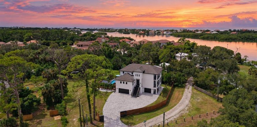 Villa ou maison à Nokomis, Floride 4 chambres, 306.39 m2 № 2409806