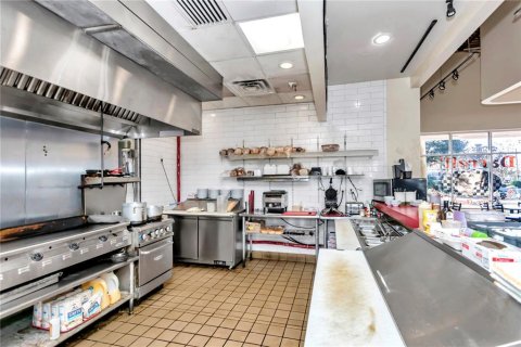 Propiedad comercial en alquiler en Gainesville, Florida, 231.23 m2 № 1803333 - foto 13