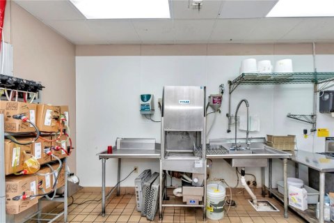 Propiedad comercial en alquiler en Gainesville, Florida, 231.23 m2 № 1803333 - foto 18