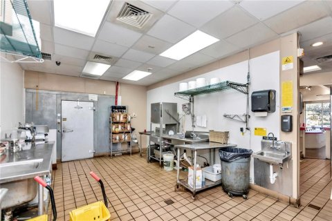 Propiedad comercial en alquiler en Gainesville, Florida, 231.23 m2 № 1803333 - foto 16