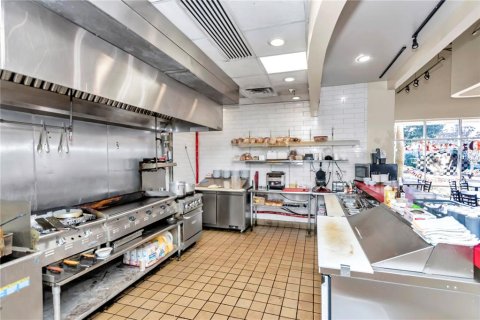 Propiedad comercial en alquiler en Gainesville, Florida, 231.23 m2 № 1803333 - foto 11