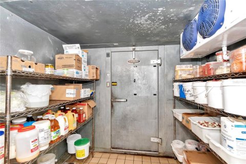 Propiedad comercial en alquiler en Gainesville, Florida, 231.23 m2 № 1803333 - foto 20