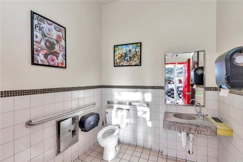 Propiedad comercial en alquiler en Gainesville, Florida, 231.23 m2 № 1803333 - foto 23