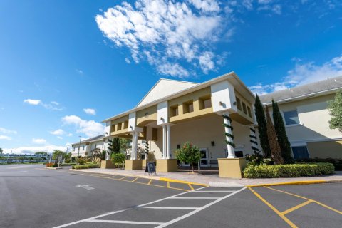 Condominio en venta en West Palm Beach, Florida, 1 dormitorio, 52.95 m2 № 848082 - foto 1