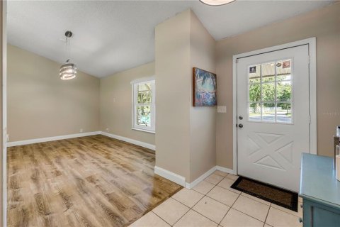 House in Edgewater, Florida 3 bedrooms, 217.67 sq.m. № 1843198 - photo 17