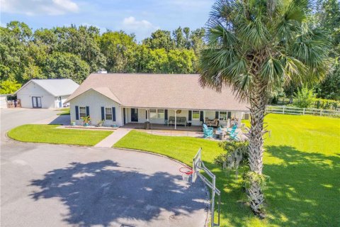 House in Edgewater, Florida 3 bedrooms, 217.67 sq.m. № 1843198 - photo 1