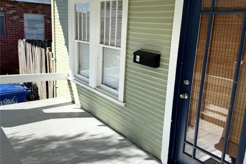 Снять в аренду квартиру в Тампа, Флорида 5 комнат, 75.25м2, № 2155800 - фото 2