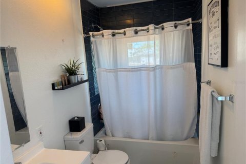 Снять в аренду квартиру в Тампа, Флорида 5 комнат, 75.25м2, № 2155800 - фото 7