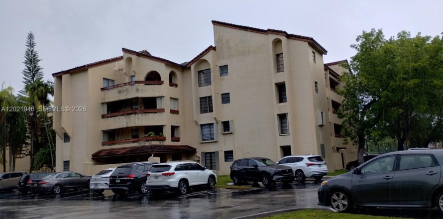 Condo in Miami, Florida, 3 bedrooms  № 2077905